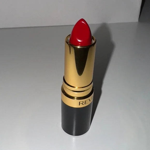 Assorted red lipstick bundle - Picture 6 of 7